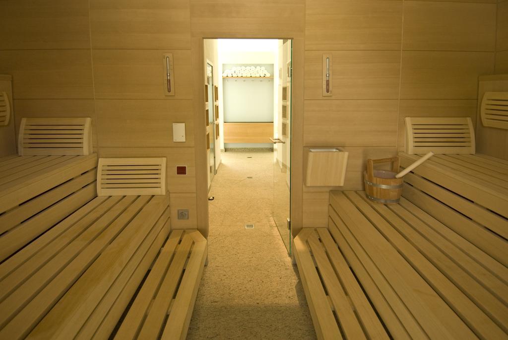 Hubertus Hof Landhotel Balatonfenyves Esterno foto