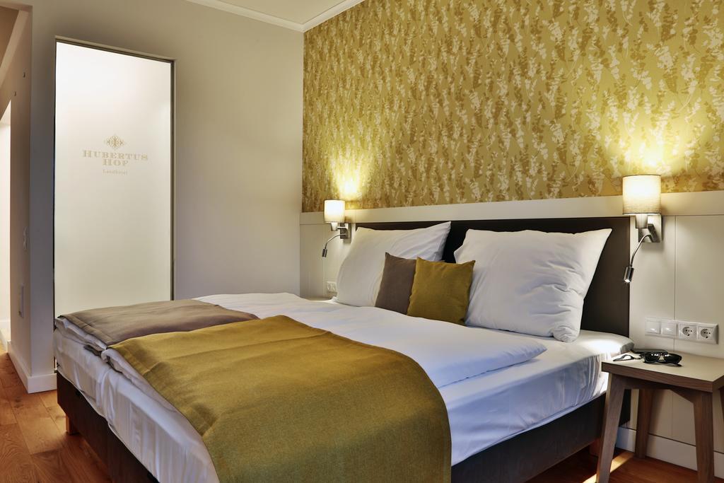 Hubertus Hof Landhotel Balatonfenyves Esterno foto