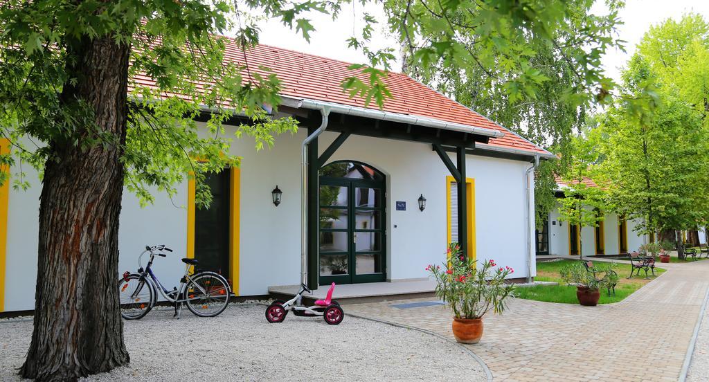 Hubertus Hof Landhotel Balatonfenyves Esterno foto