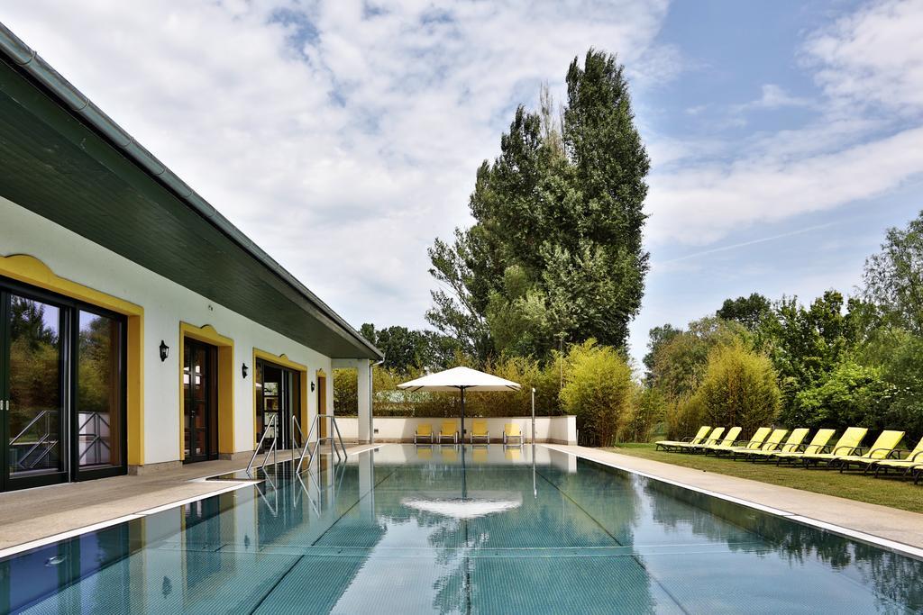 Hubertus Hof Landhotel Balatonfenyves Esterno foto