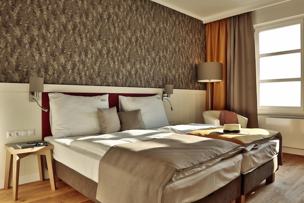 Hubertus Hof Landhotel Balatonfenyves Camera foto