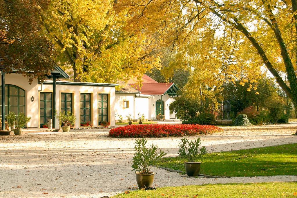 Hubertus Hof Landhotel Balatonfenyves Esterno foto